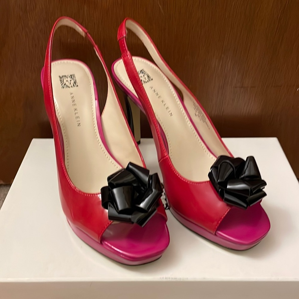 Anne Klein sling back heels